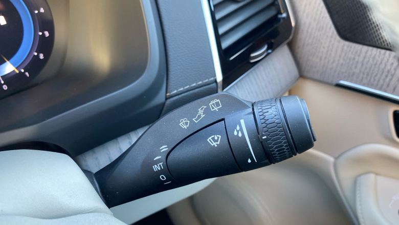 Volvo XC90 2.0 B5P Plus Edition Dark 5dr AWD Geartronic Petrol Estate